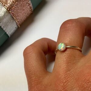 NEW DINAN 5MM OPAL BEZEL RING Ring Size 7
